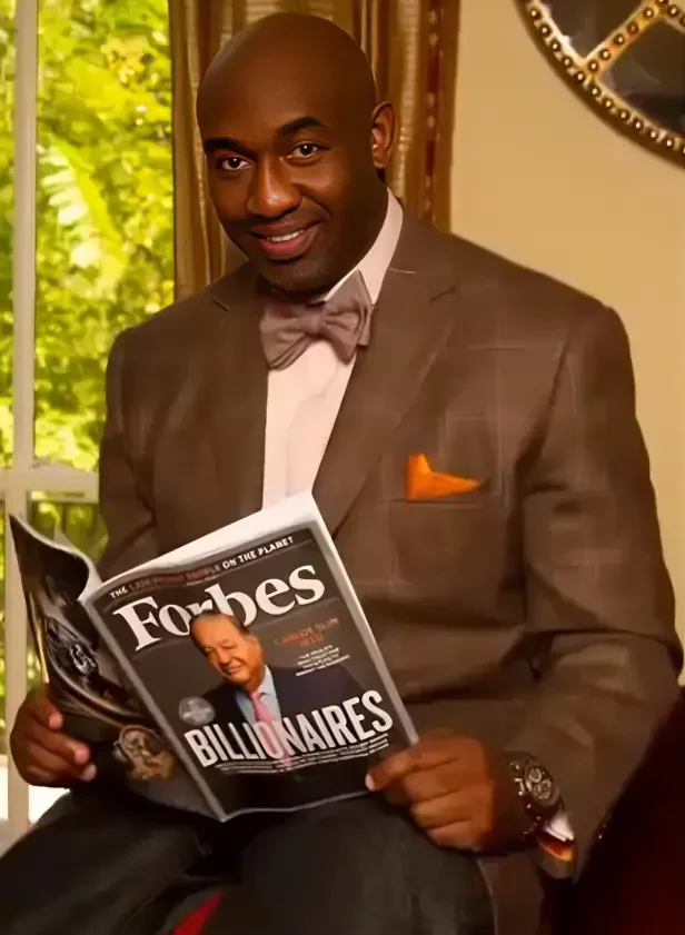 Concept image representing Mike Sims and The Traders Domain Ponzi case investigation in the finance sector